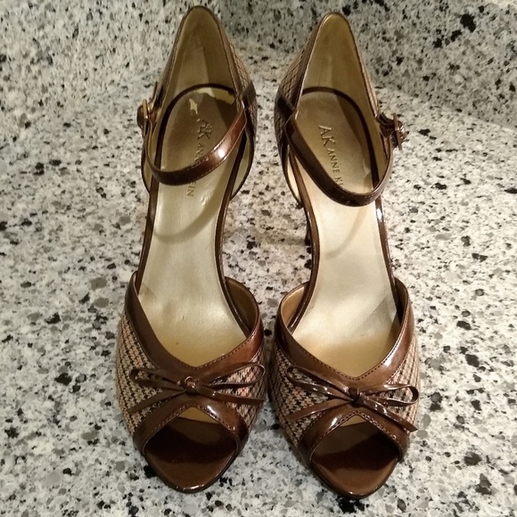 Anne Klein Shoes - Anne Klein bronze/houndstooth pumps, size 9M